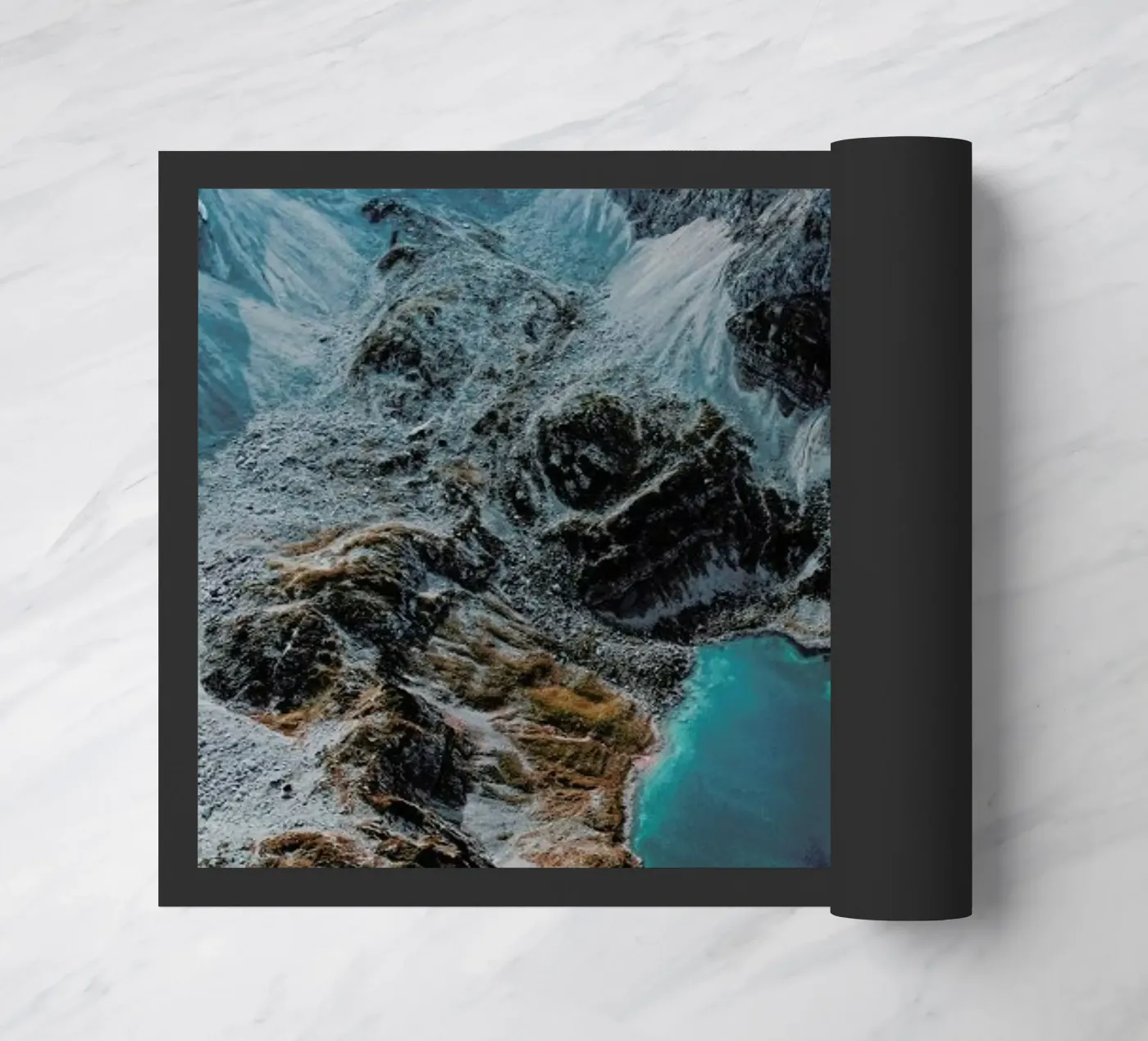 Alps Edition 2 Fußmatte von Sebastian Hilgetag