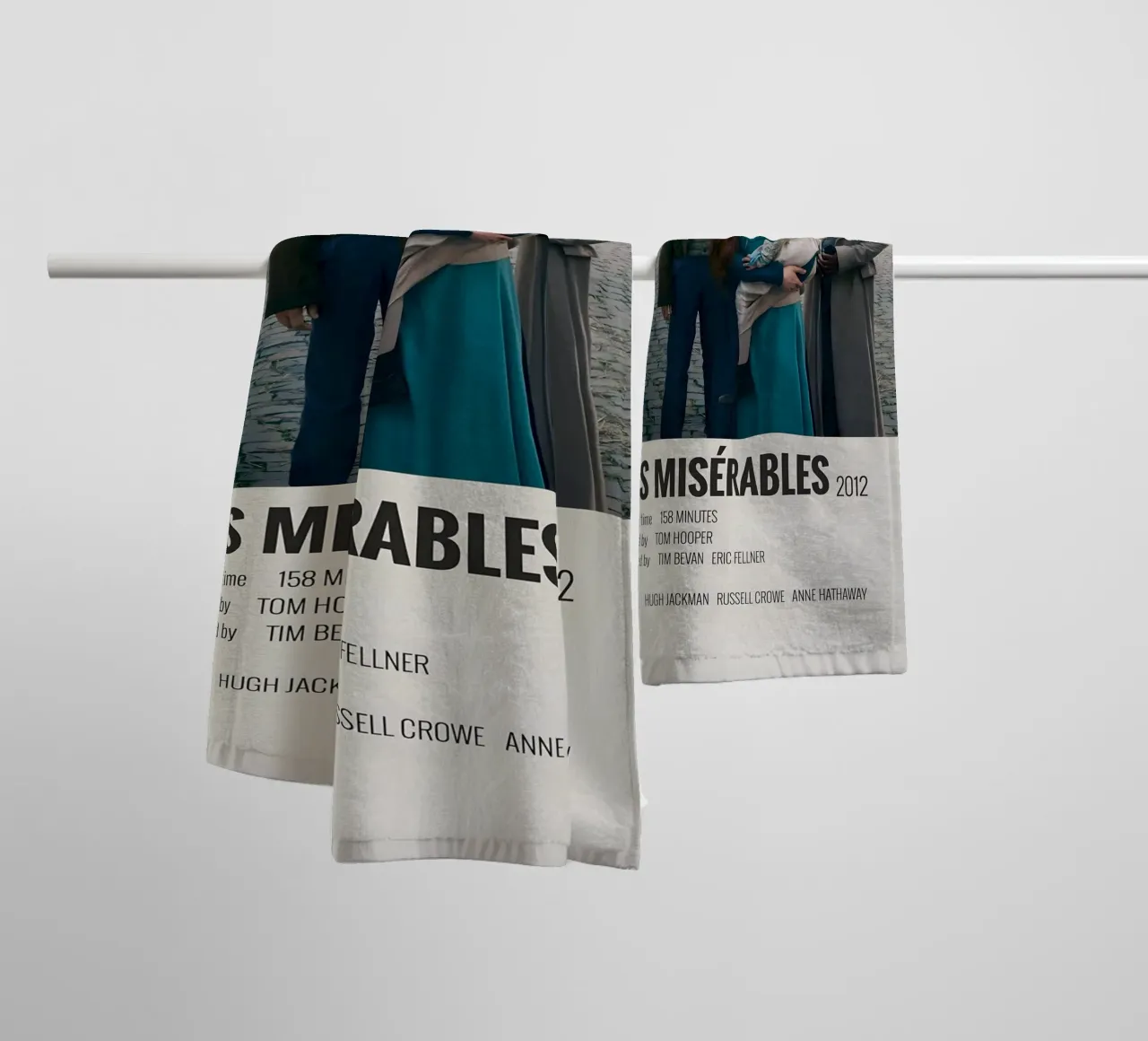 LES MISÉRABLES 2012 asciugamano da bagno da MVFminimalist
