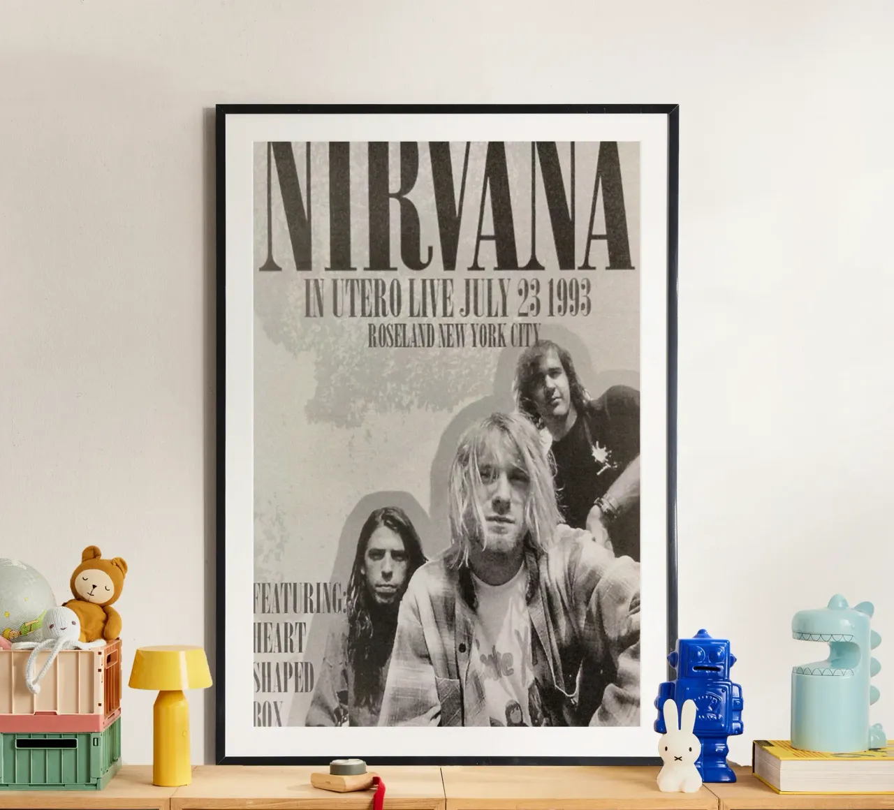 L'eredità vive attraverso il rumore poster con telaio in alluminio da zugbl