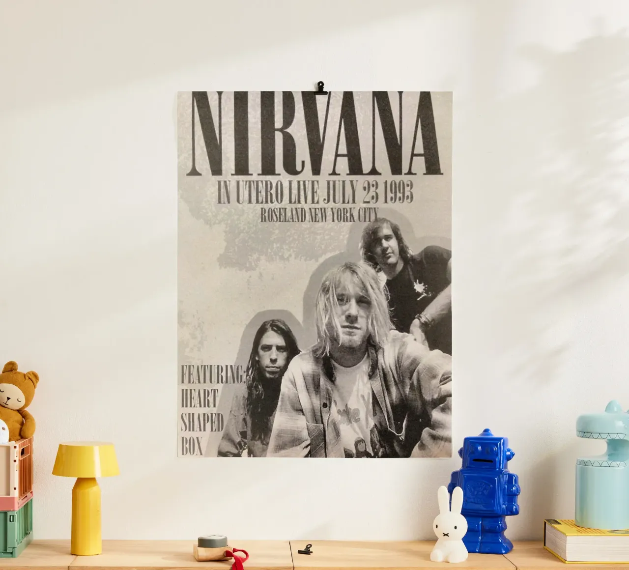 L'eredità vive attraverso il rumore poster con telaio in alluminio da zugbl