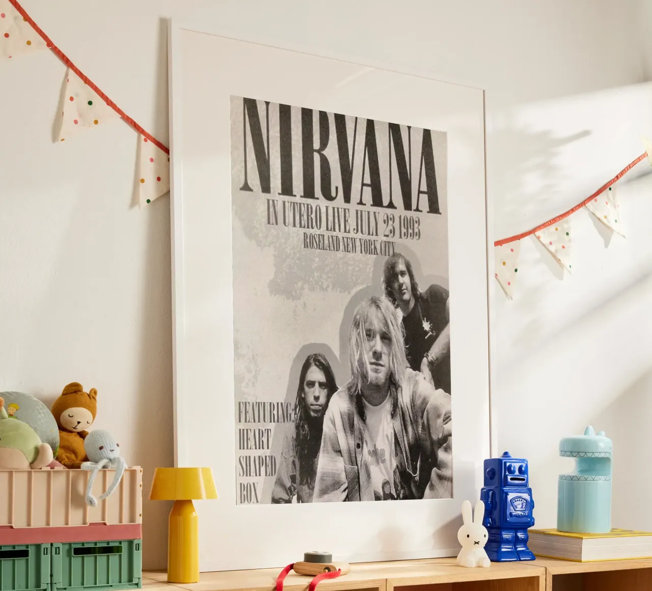 L'eredità vive attraverso il rumore poster con telaio in alluminio da zugbl