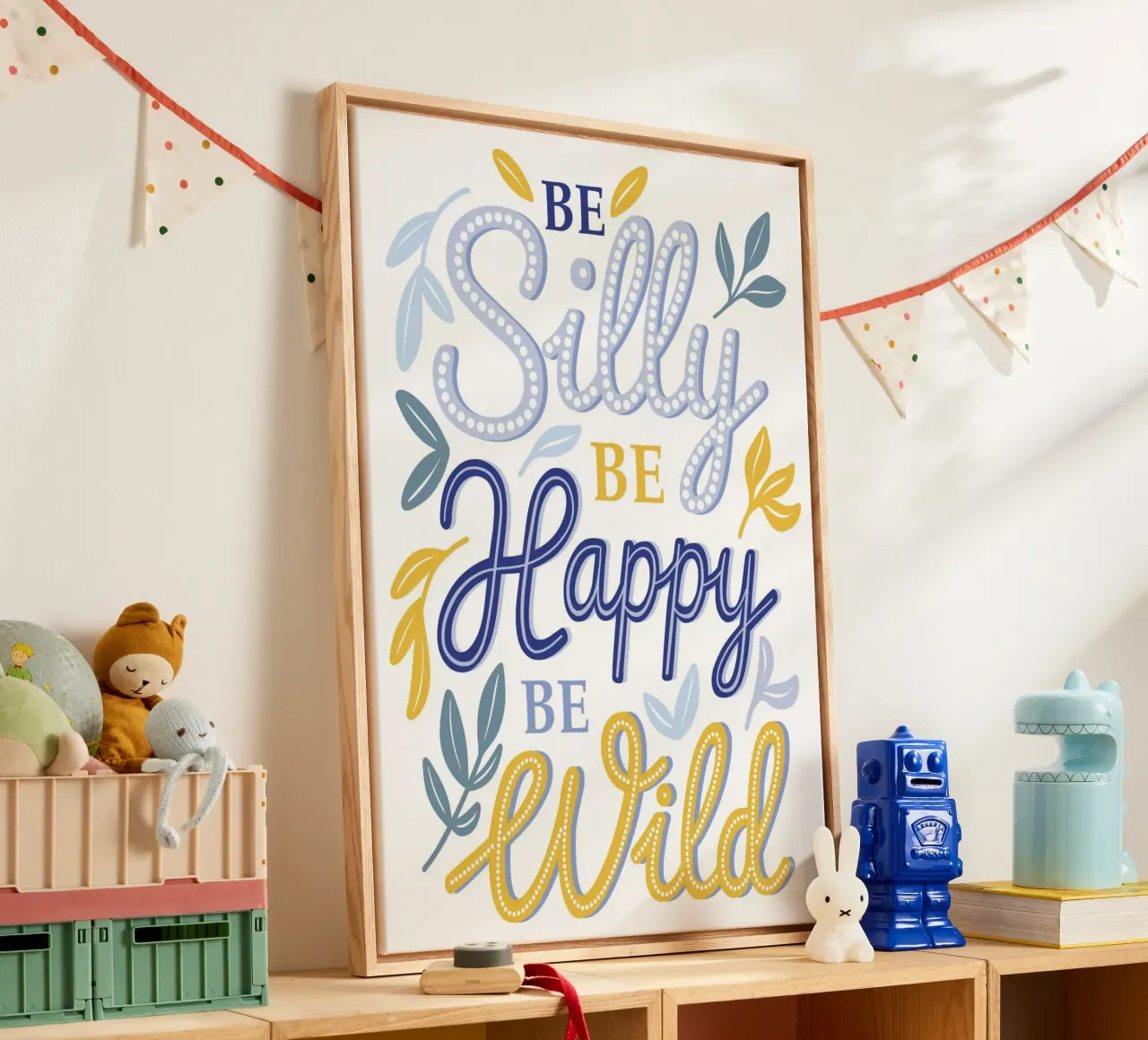 Be Silly be Happy Zitat Leinwand mit Schattenfugenrahmen von Martina