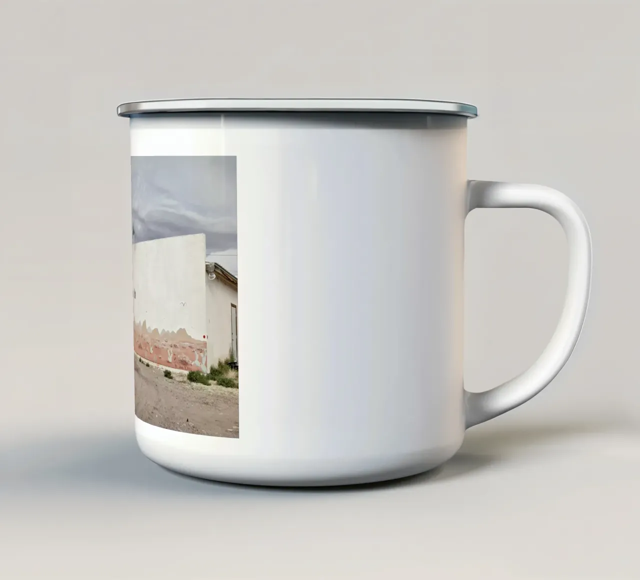 Liquor Store Valentine tazza in smalto da Marc Gruninger