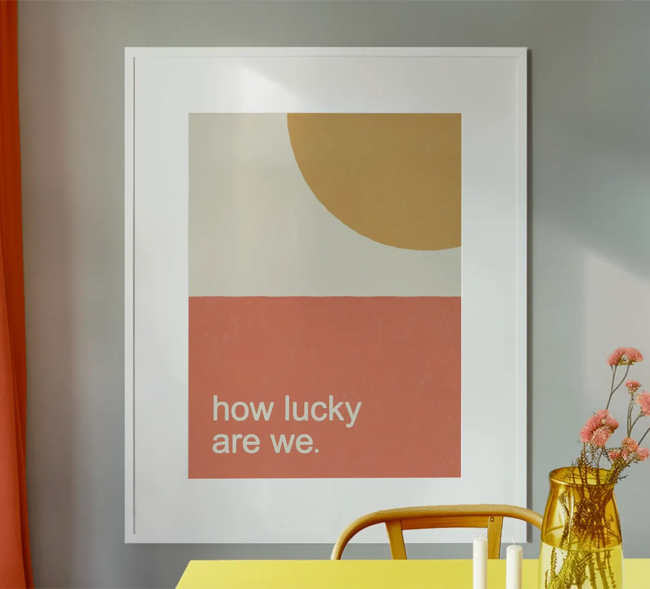 Quelle chance nous avons - Corail jaune poster de MoonlightPrint