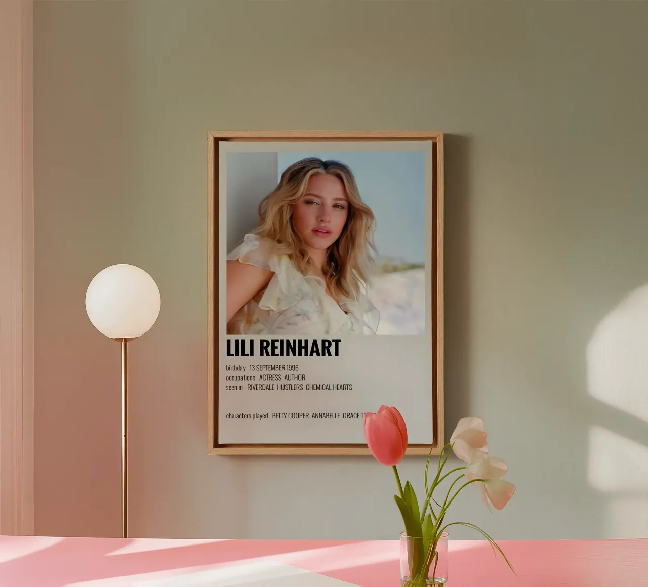 LILI REINHART tela con Cornice a cassetta da MVFminimalist