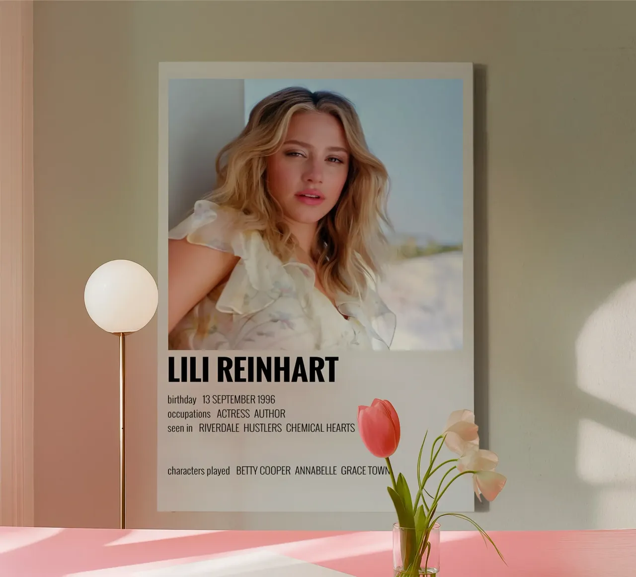 LILI REINHART tela con Cornice a cassetta da MVFminimalist