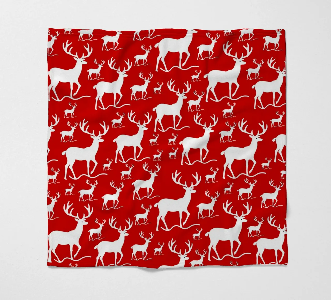 Red deer pattern Fleecedecke von baobabprintstore