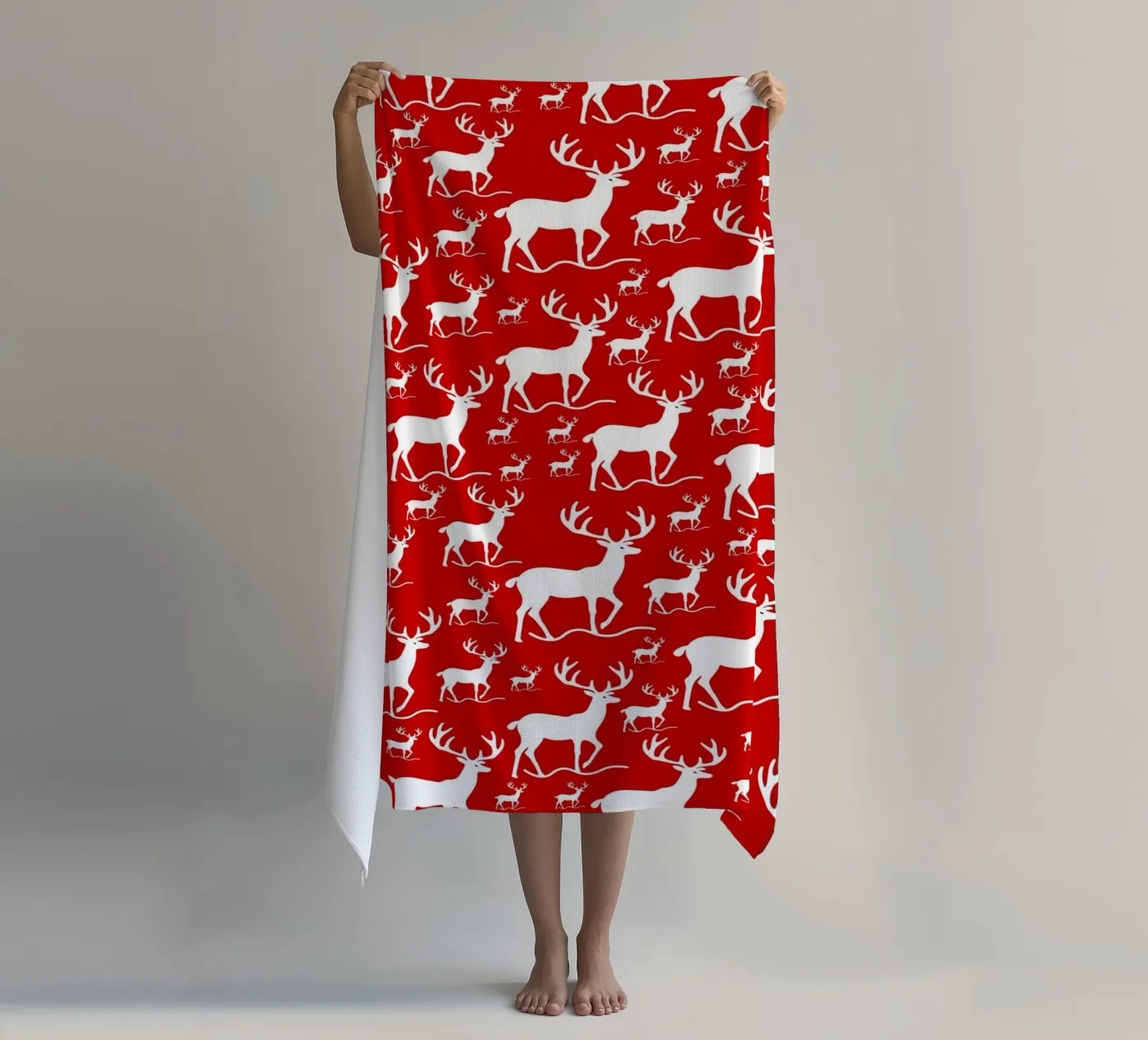 Red deer pattern Strandtuch von baobabprintstore