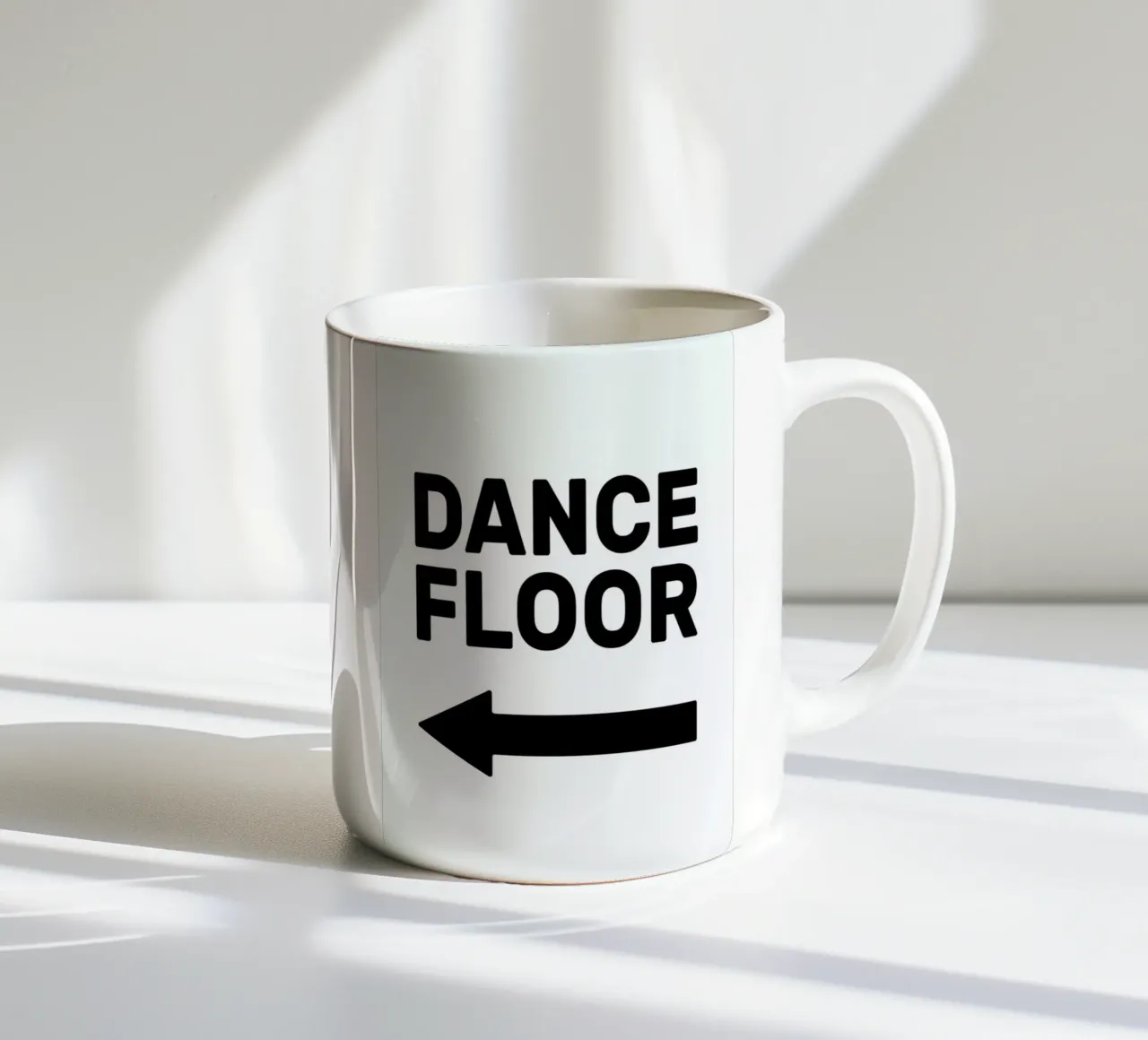 Dancefloor (Arrow Left) tazza in ceramica da The Native State
