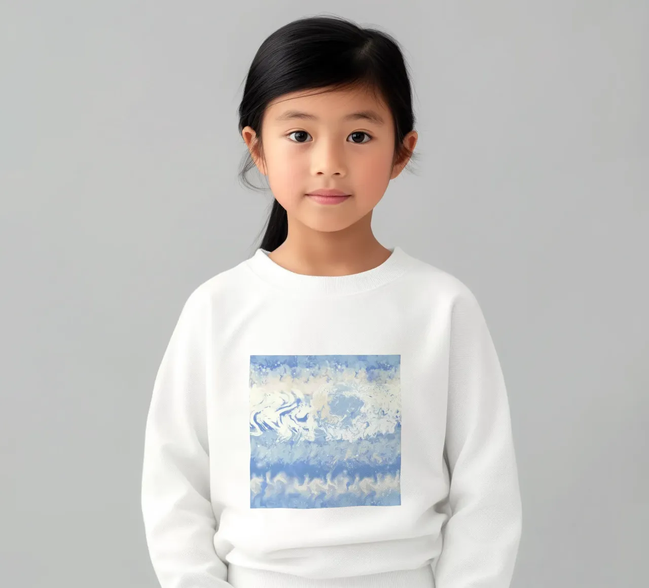 Vagues bleues et blanches teintes en cravate par un artisan teinturier sweat enfant de gulsengunel