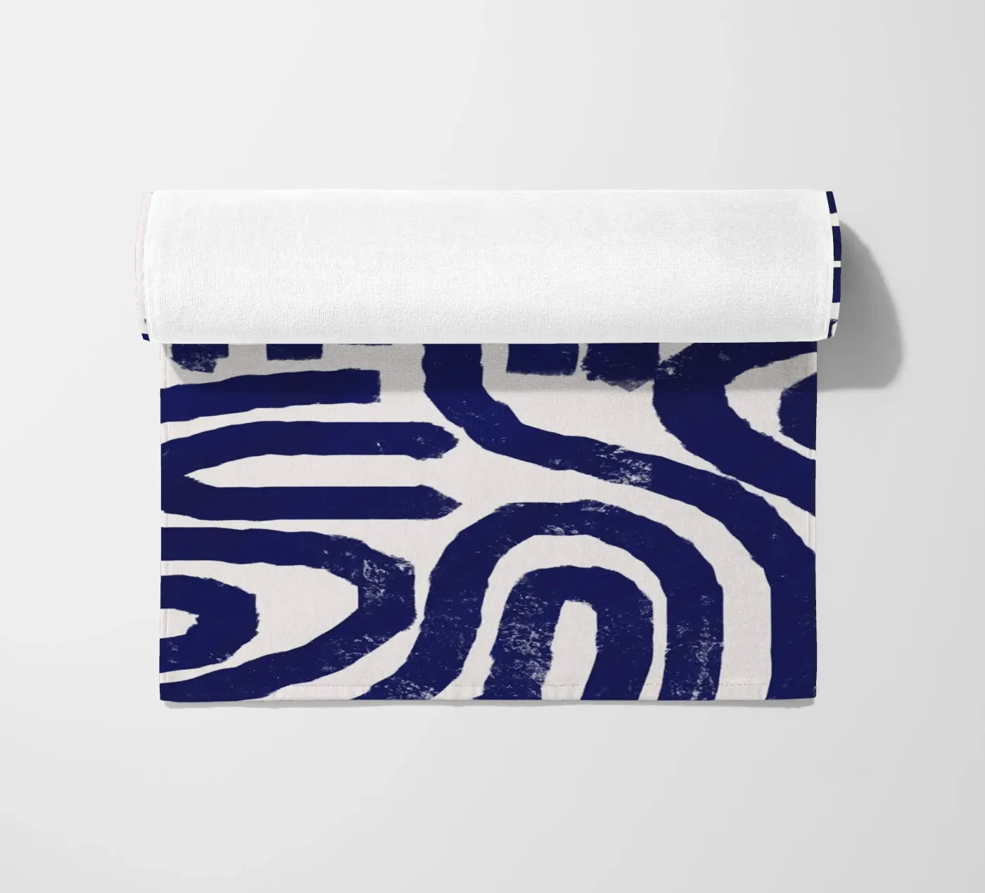 Rusty line pattern Strandtuch von Little Dean