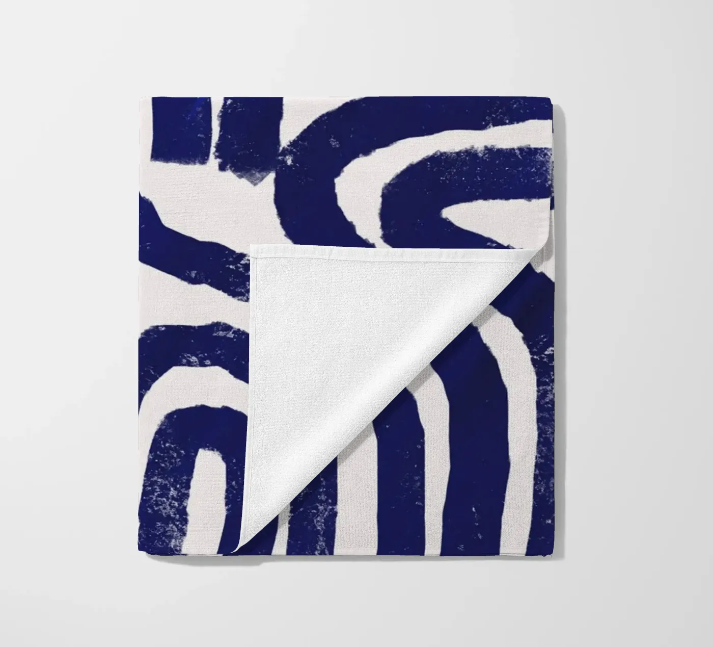 Rusty line pattern Strandtuch von Little Dean