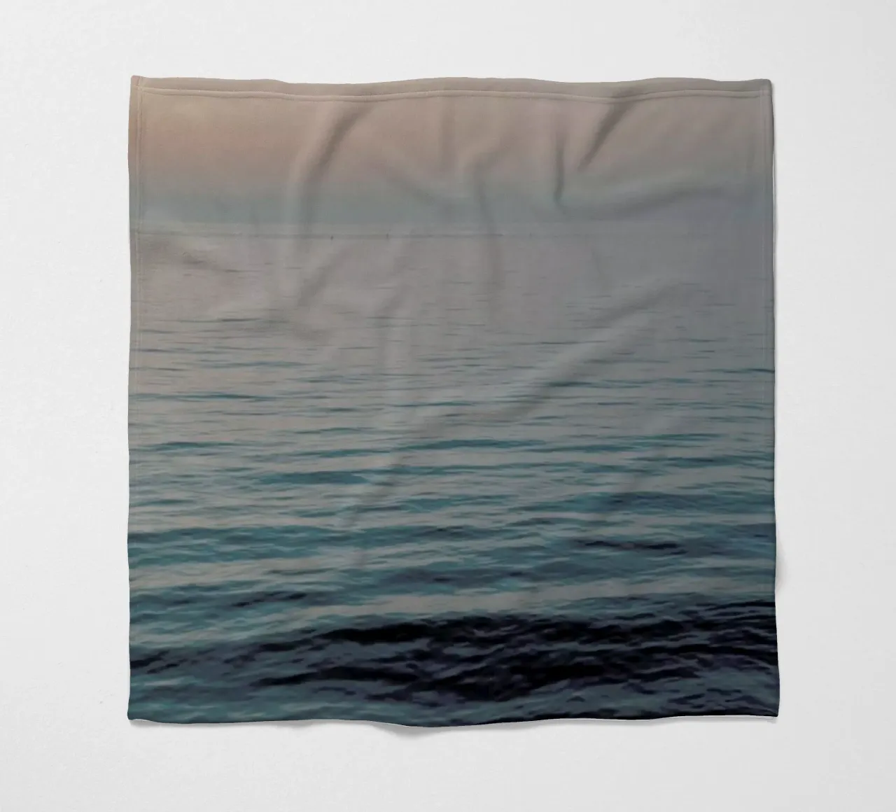 Hazy Water coperta in pile da Sebastian Hilgetag