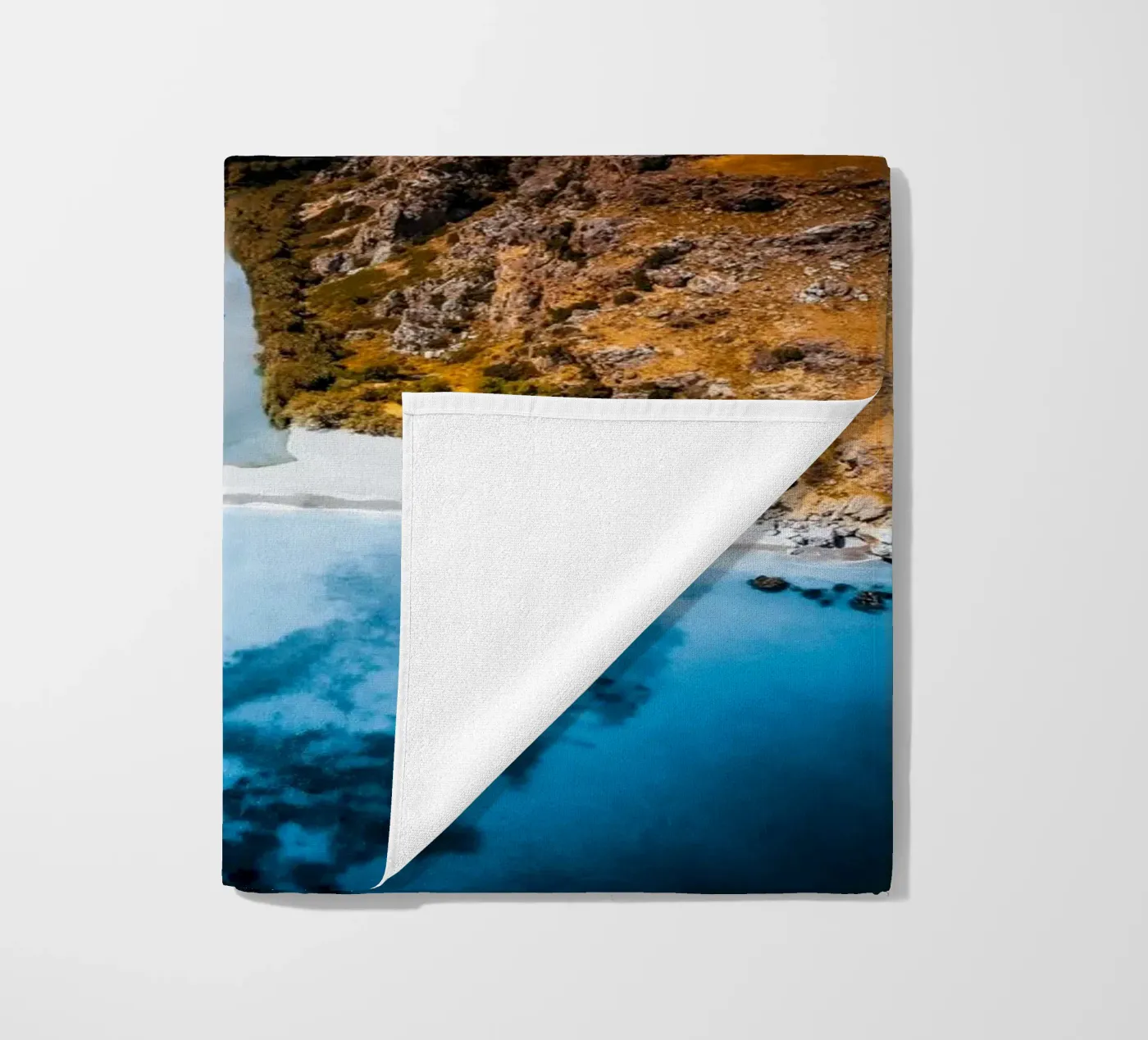 Threshold strandhanddoek van somewhere.soul.escape