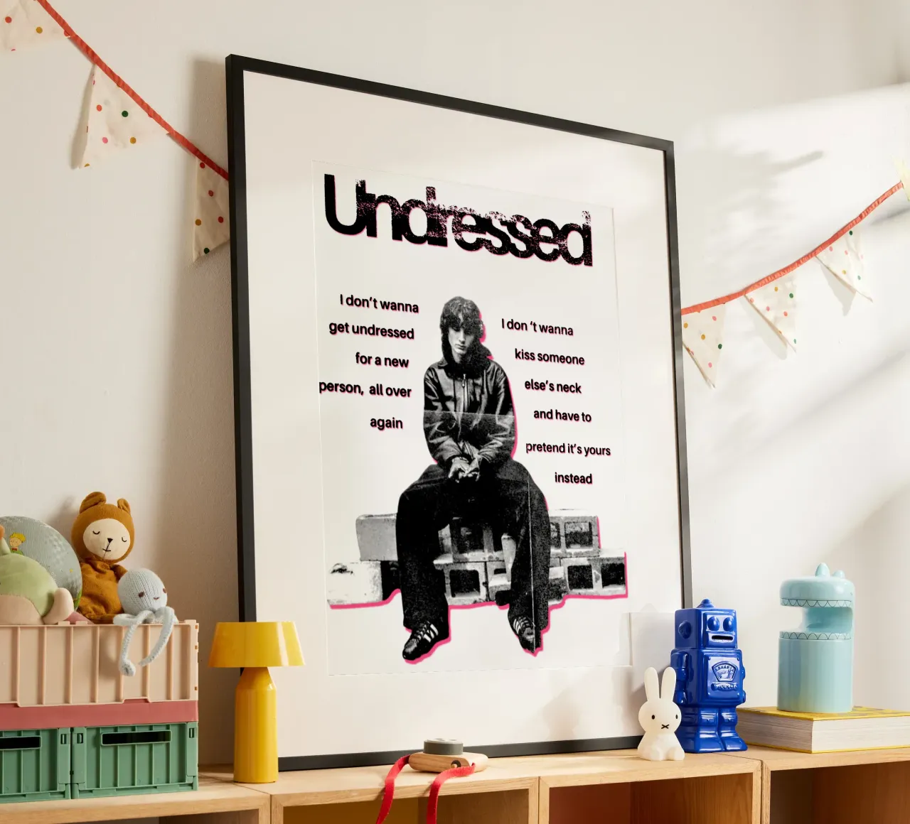 Album d'epoca Musicista Indie Pop anni '90 poster da https://www.juniqe.com/uk/shop/Henndraws