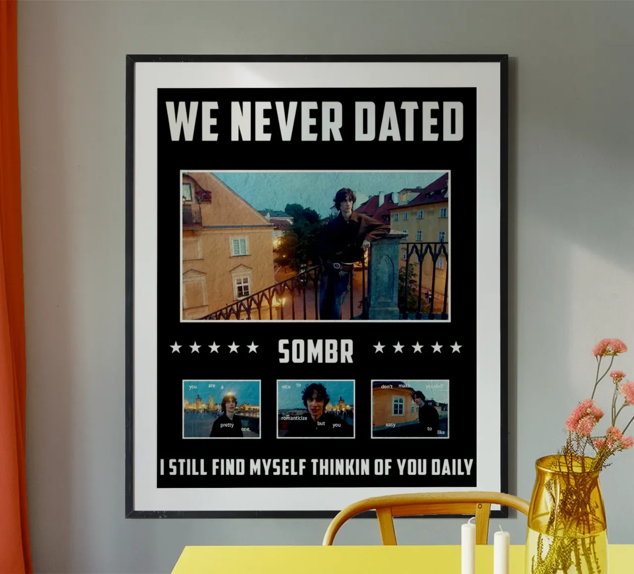 Vintage Photo Up Photo Musicista Pop Indie poster con telaio in plastica da https://www.juniqe.com/uk/shop/Henndraws