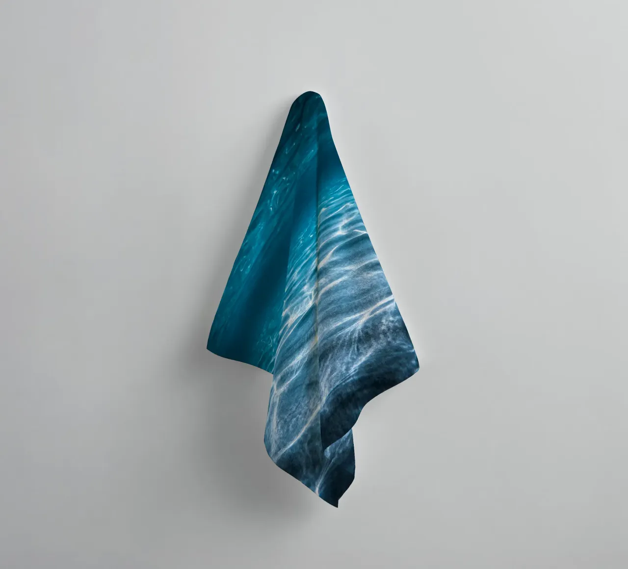 Subsurface Silence asciugamano da bagno da somewhere.soul.escape
