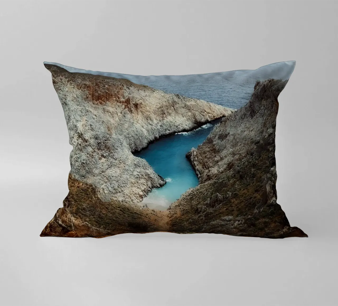 Torn Coast cuscino da somewhere.soul.escape
