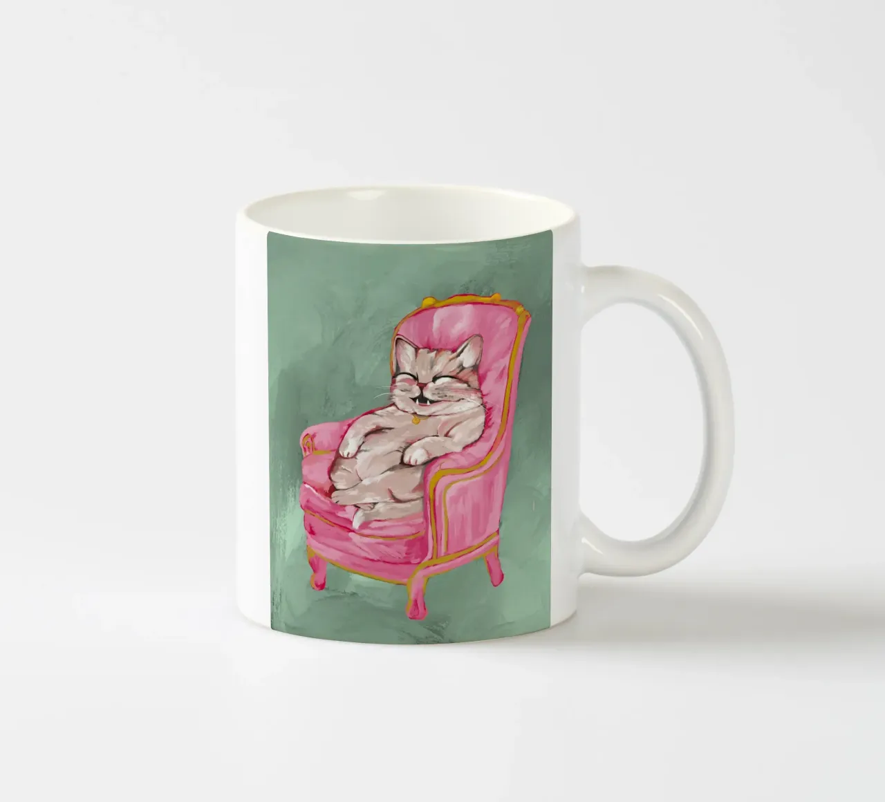 Smiling Cat Lounging on Pink Chair with a Sage Green Wall tazza in ceramica da mysteriouscoco