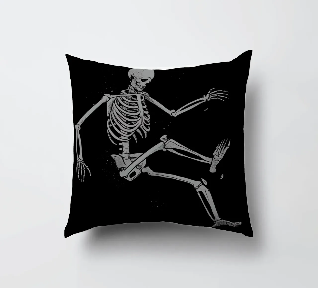 Skeleton Flowting On Space Kissen von Tobe Fonseca