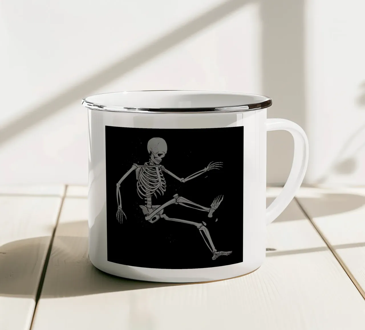 Skeleton Flowting On Space Emaille Tasse von Tobe Fonseca