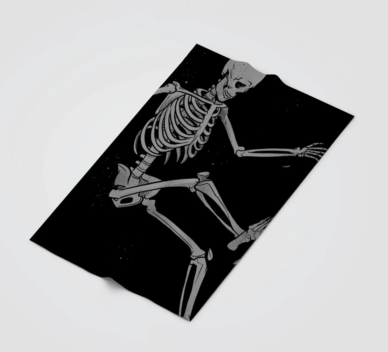 Skeleton Flowting On Space coperta in pile da Tobe Fonseca