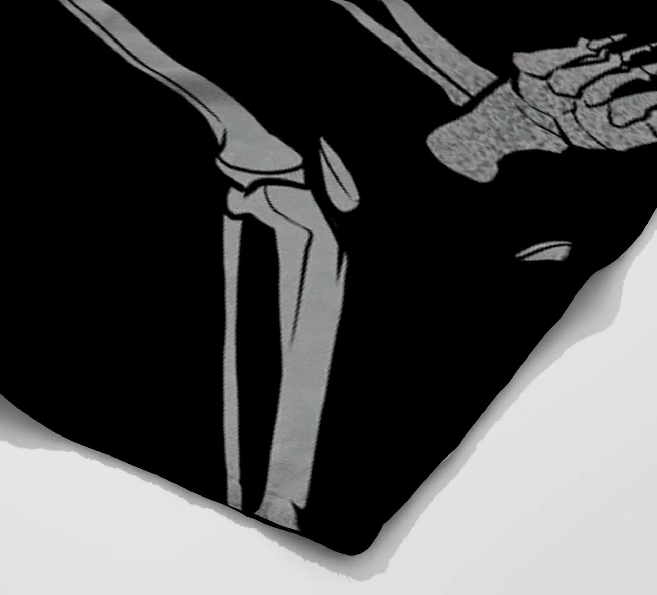 Skeleton Flowting On Space coperta in pile da Tobe Fonseca