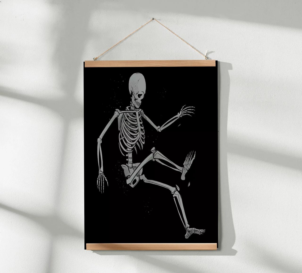 Skeleton Flowting On Space poster da Tobe Fonseca