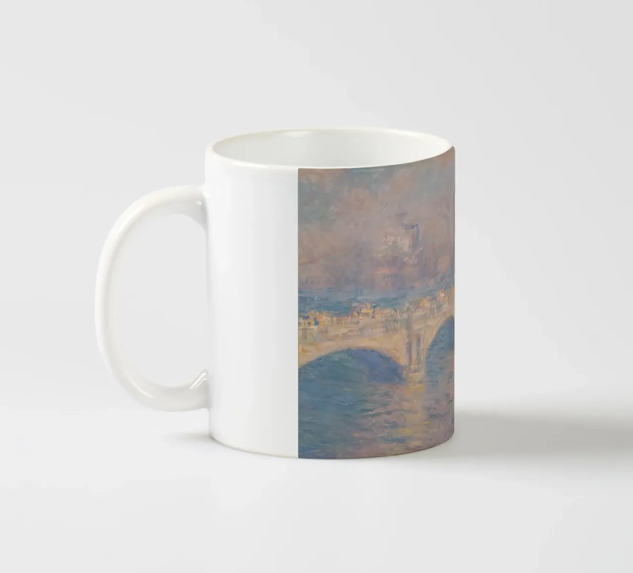 vista del fiume Tamigi con nebbia fitta tazza in ceramica da SMG Store