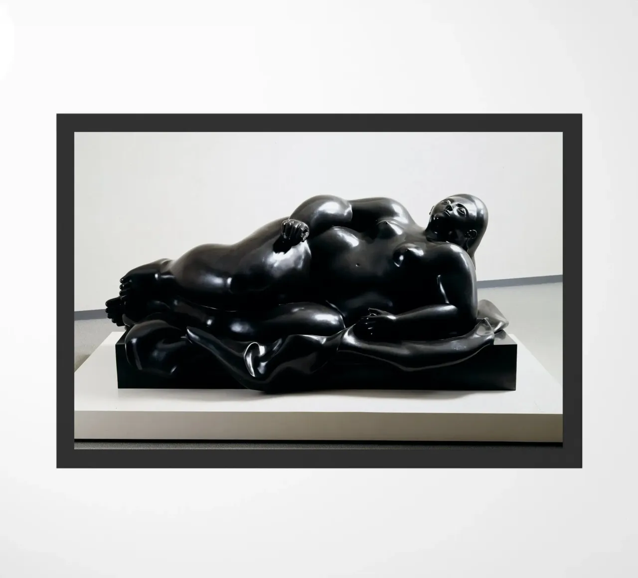 "Figura reclinata" di Fernando Botero zerbino da Classic Art Prints