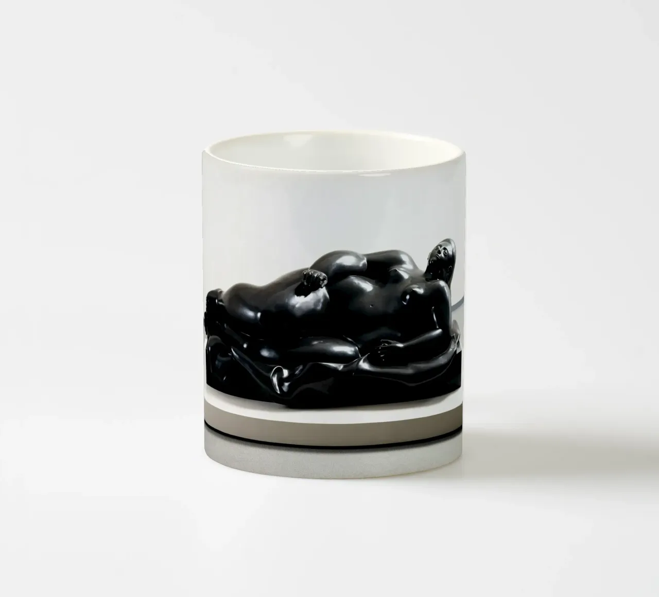 "Figura reclinata" di Fernando Botero tazza in ceramica da Classic Art Prints