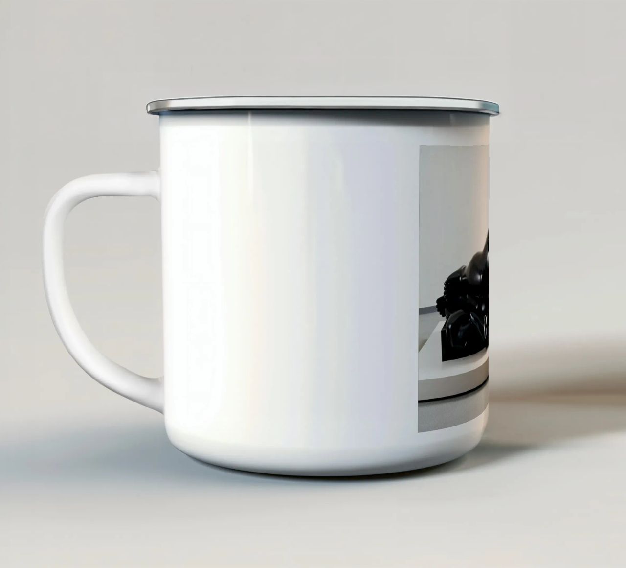 "Figura reclinata" di Fernando Botero tazza in smalto da Classic Art Prints