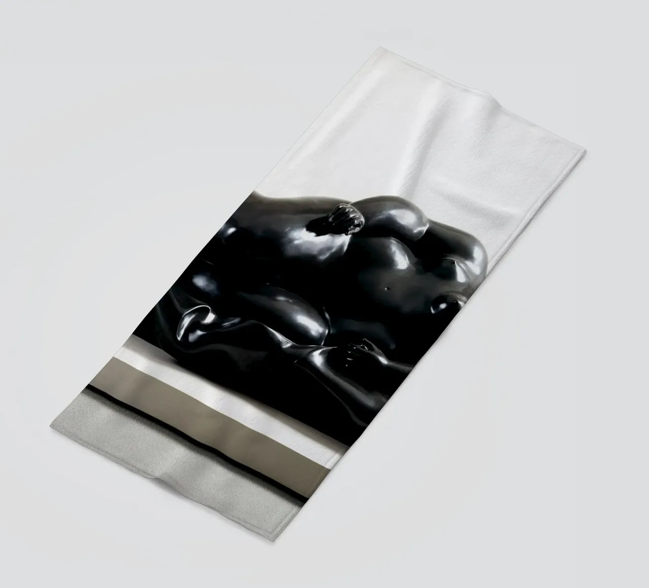 "Figura reclinata" di Fernando Botero telo mare da Classic Art Prints