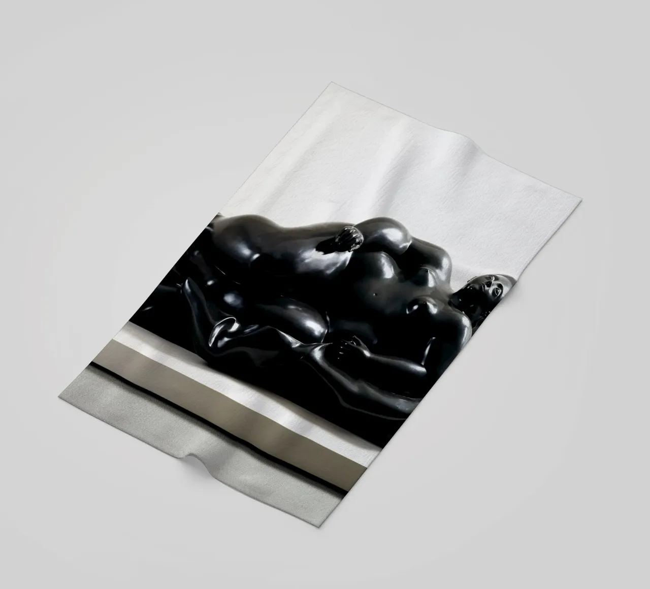 "Figura reclinata" di Fernando Botero telo mare da Classic Art Prints