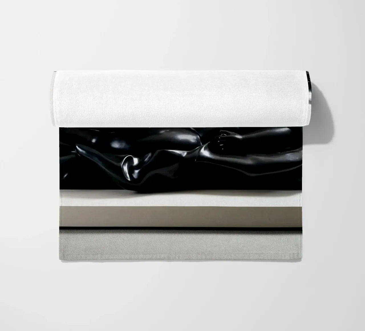 "Figura reclinata" di Fernando Botero telo mare da Classic Art Prints