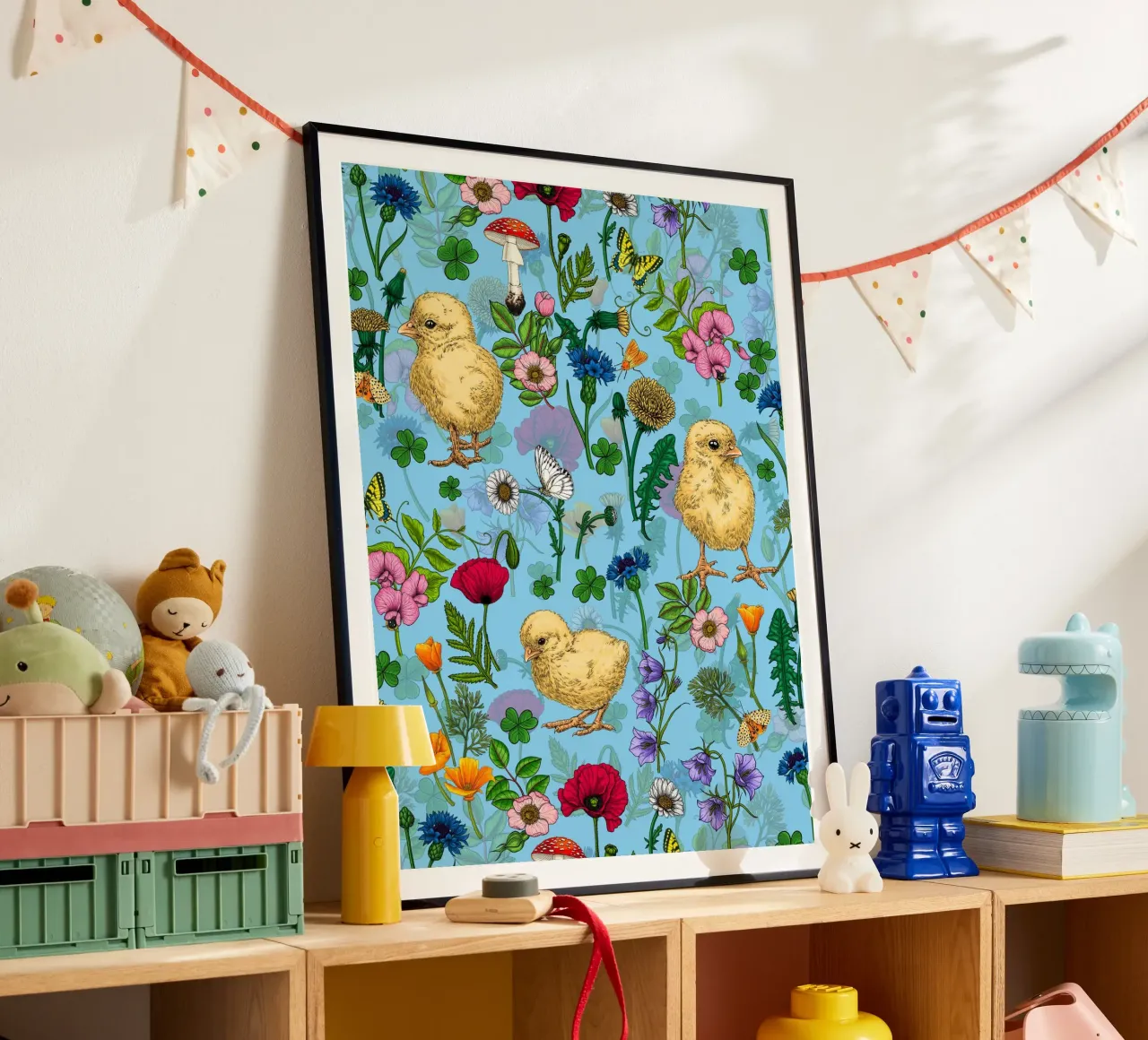 Polli e fiori di campo su blu baby poster da Painted Nature