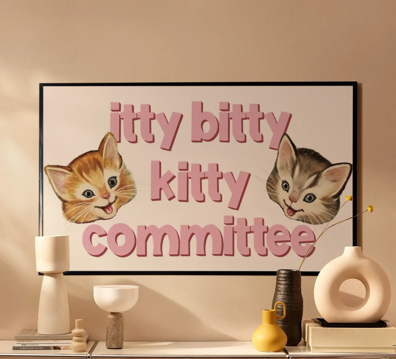 Itty Bitty Kitty Comité poster met houten frame van Laura Graves