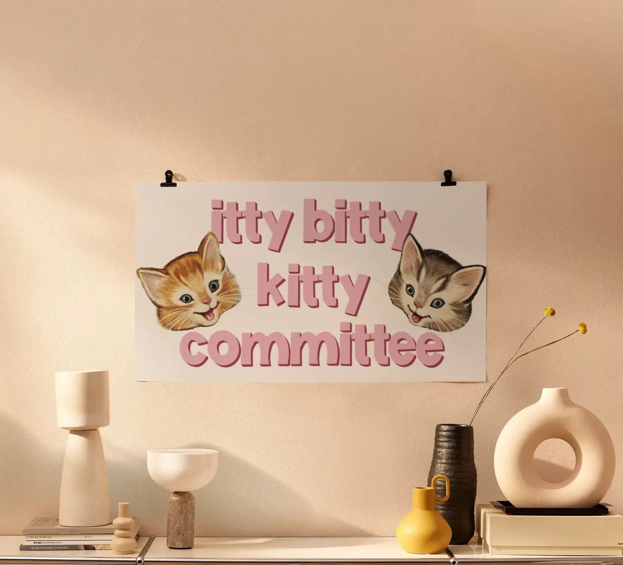 Itty Bitty Kitty Comité poster met houten frame van Laura Graves
