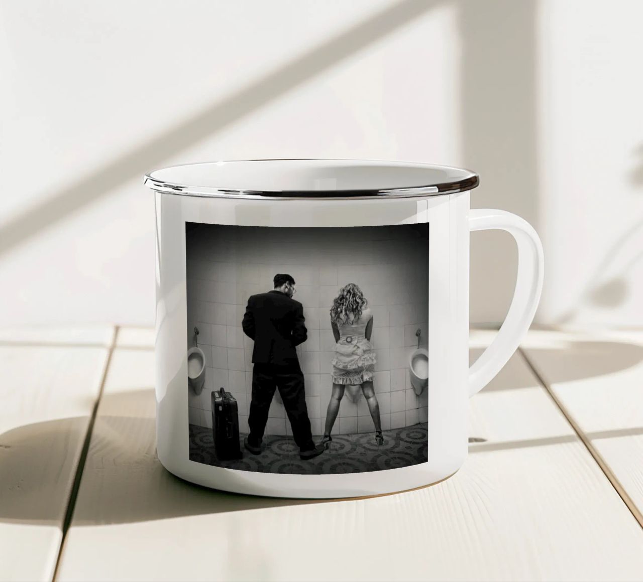 Le donne tazza in smalto da christal shop