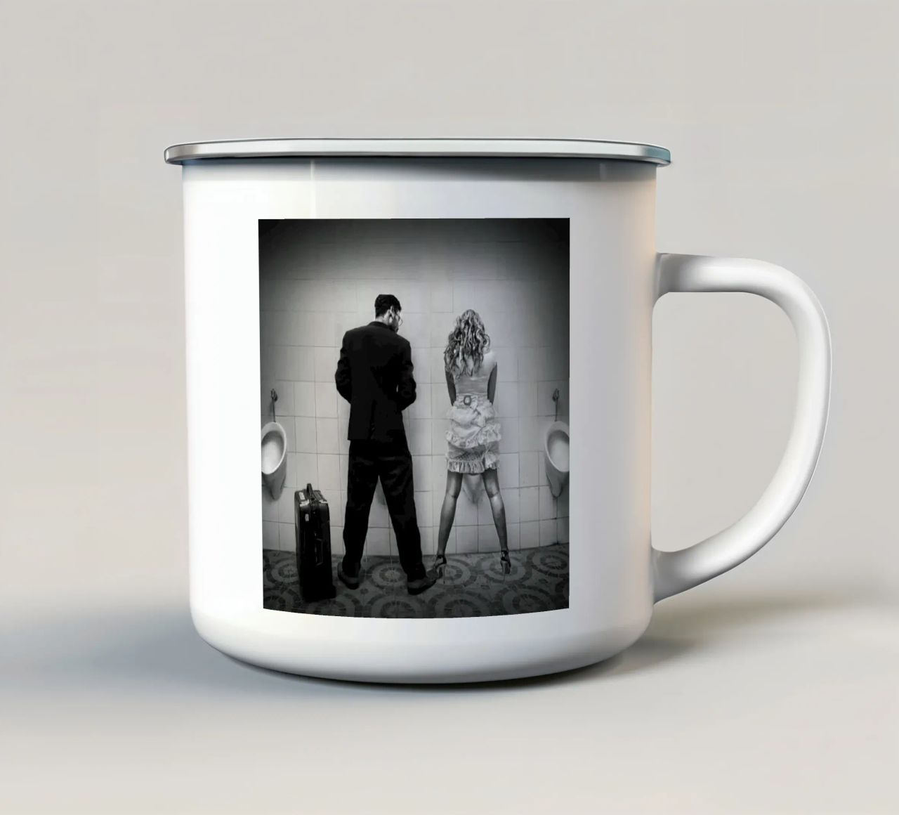 Le donne tazza in smalto da christal shop