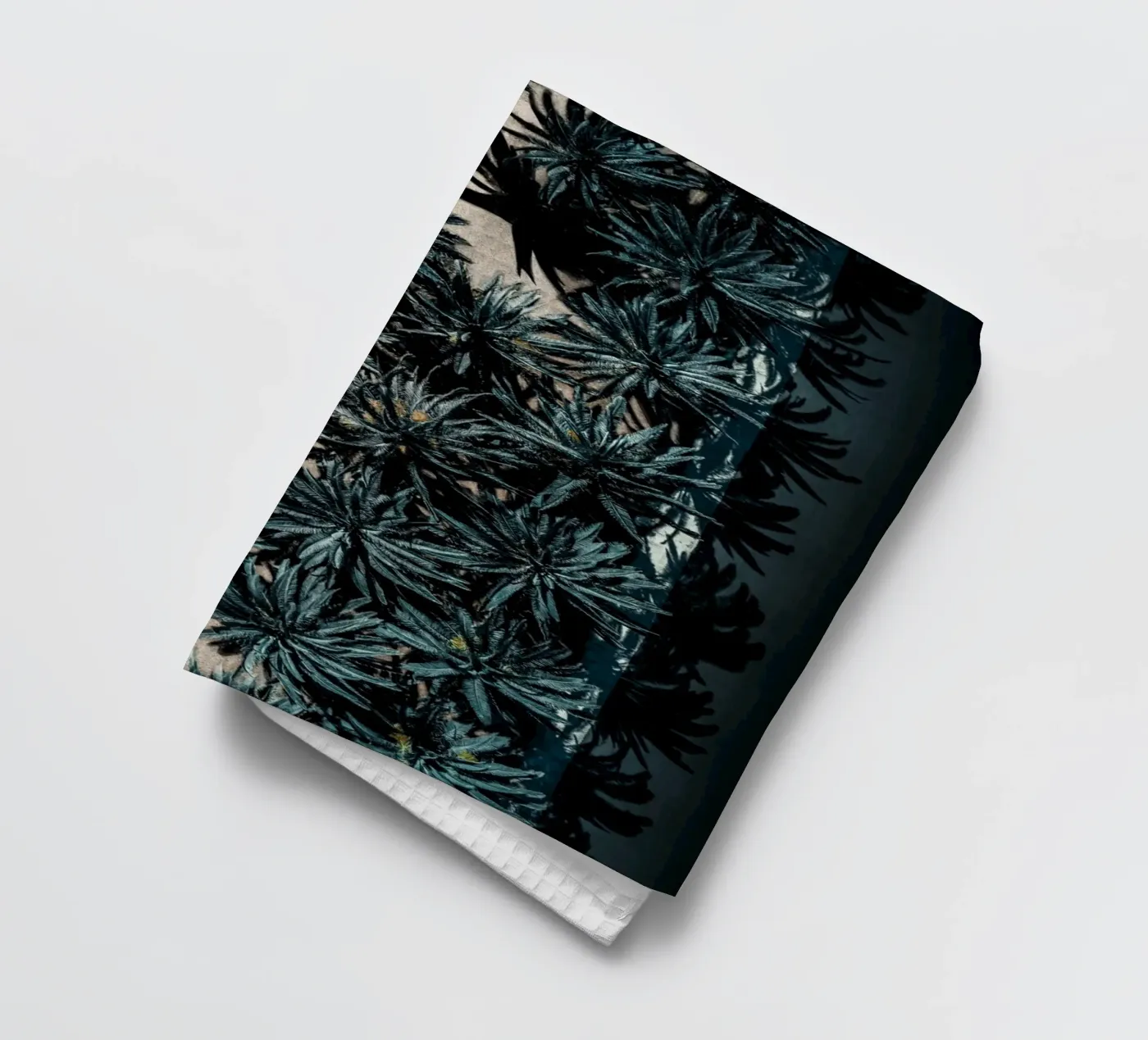 Split Terrain Geschirrtuch von somewhere.soul.escape