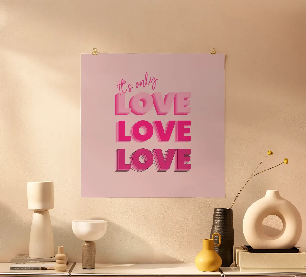 Amore a strati - Poster artistico con testo sfumato rosa poster con telaio in legno da showmemars