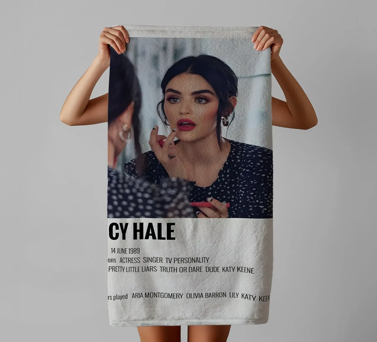 LUCY HALE asciugamano da bagno da MVFminimalist
