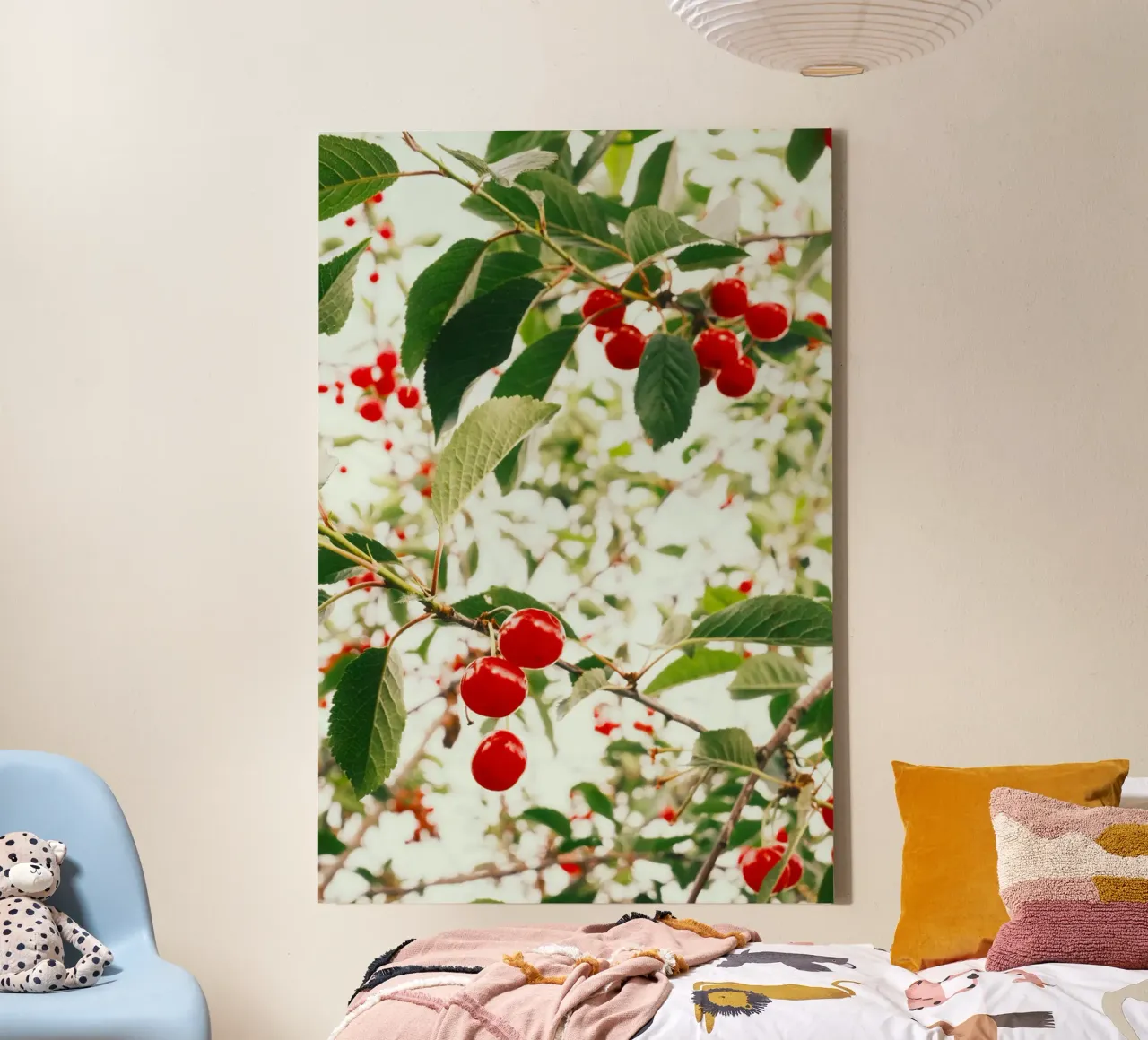 Kirschen rot Leinwand mit Schattenfugenrahmen von Earthly Visions