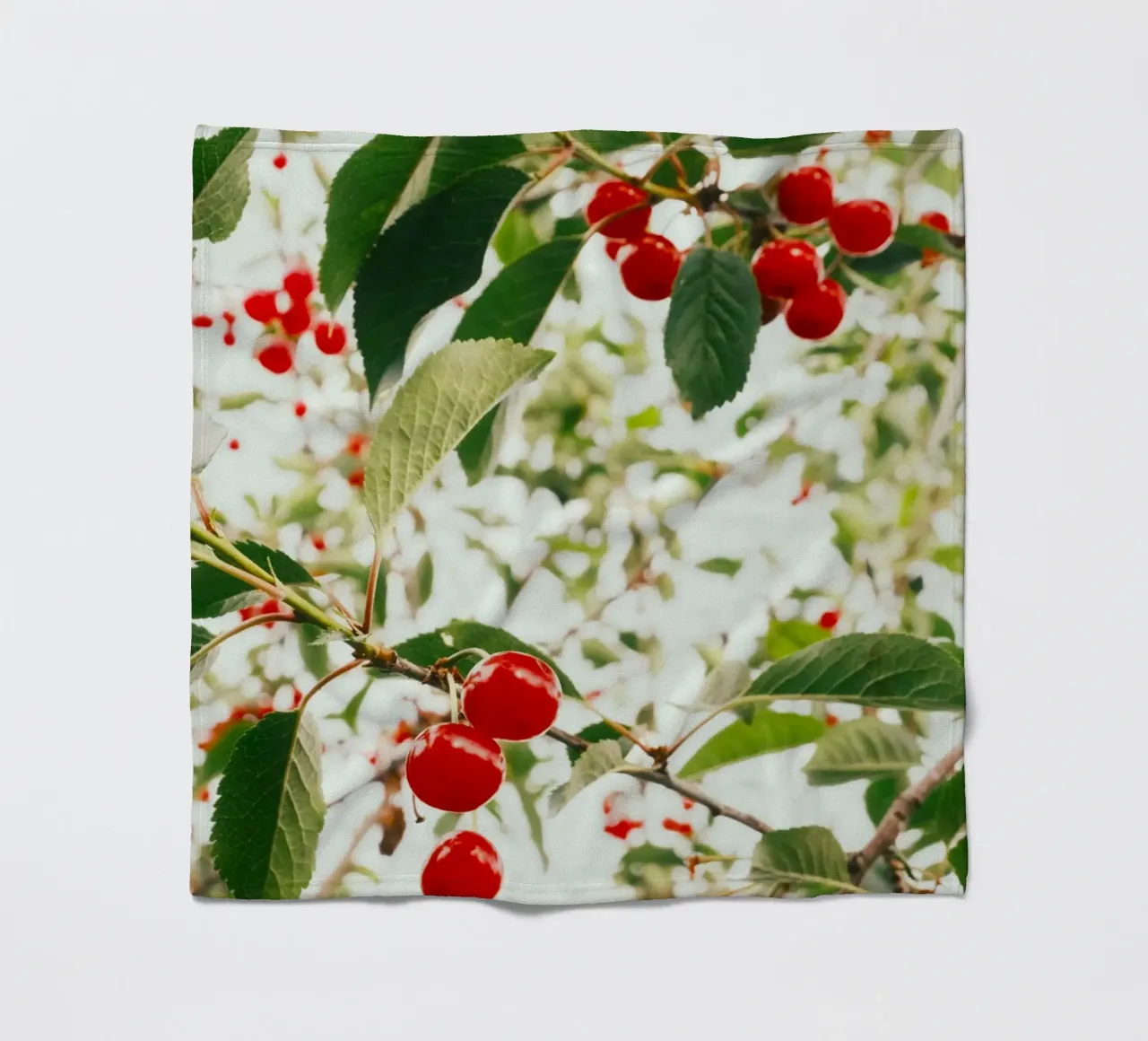Kirschen rot Fleecedecke von Earthly Visions