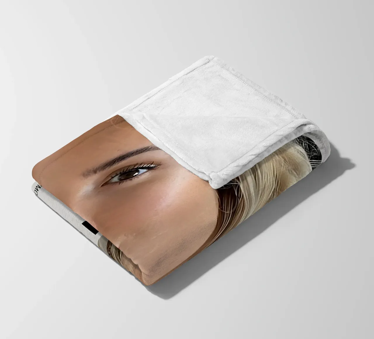MADDISON JAIZANI coperta in pile da MVFminimalist