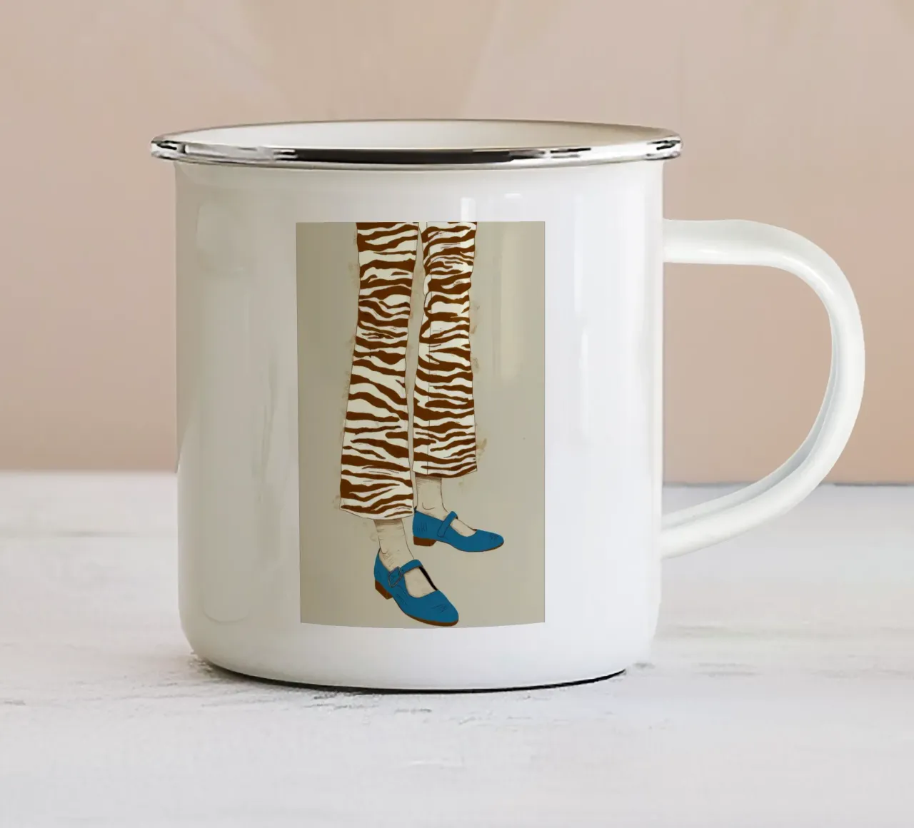Posizione a strisce zebrate tazza in smalto da Peak Delusion