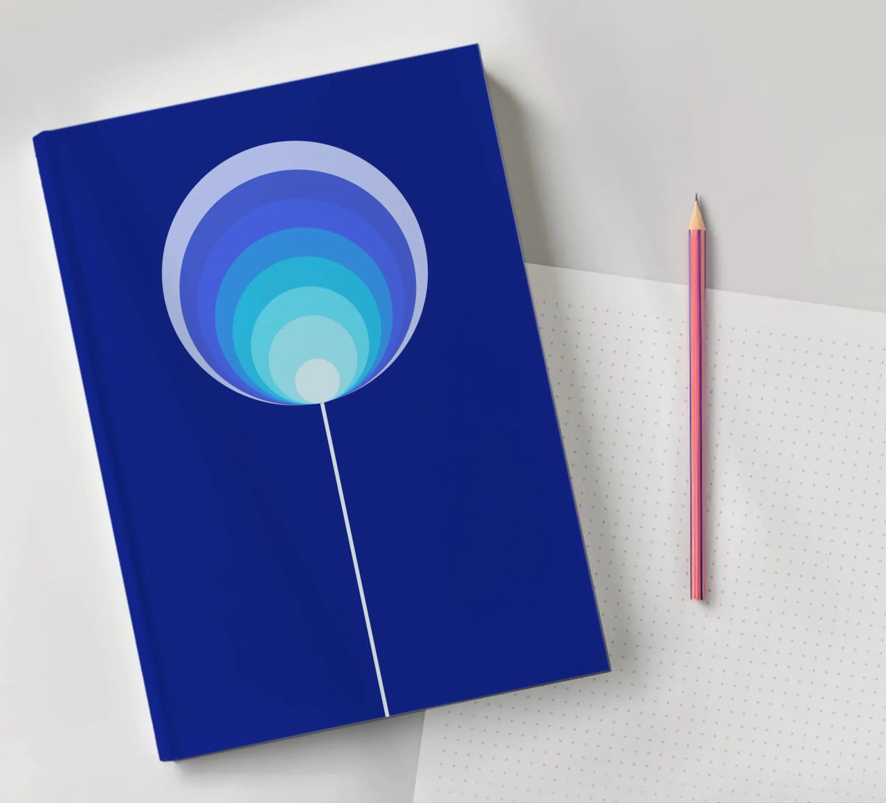 Dunkelblaue Lollipop-Blume, Geometrisches Blumendesign notebook by Lilou Lilou