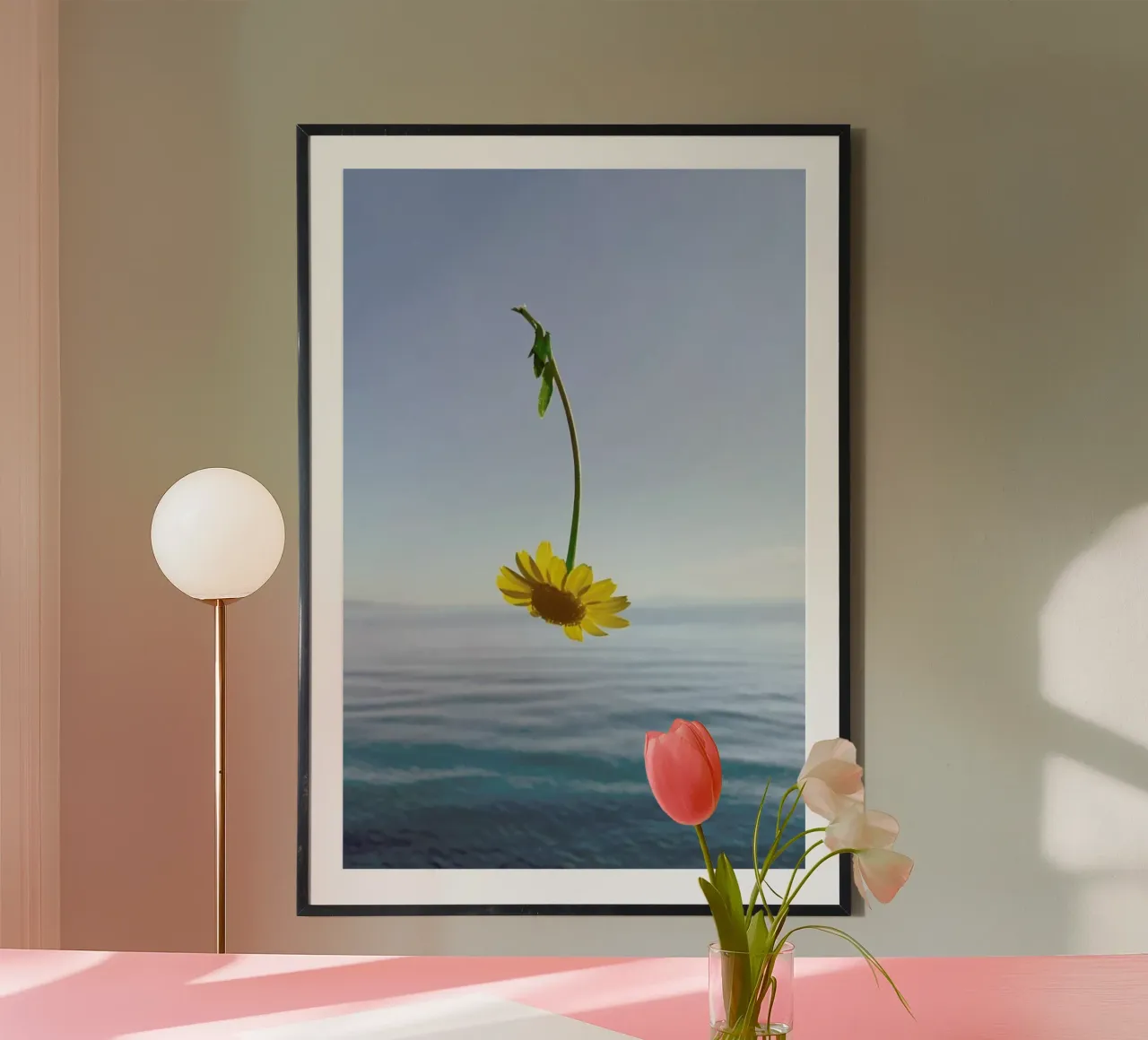 George Griefy - Yellow Pride poster con telaio in legno da George Griefy