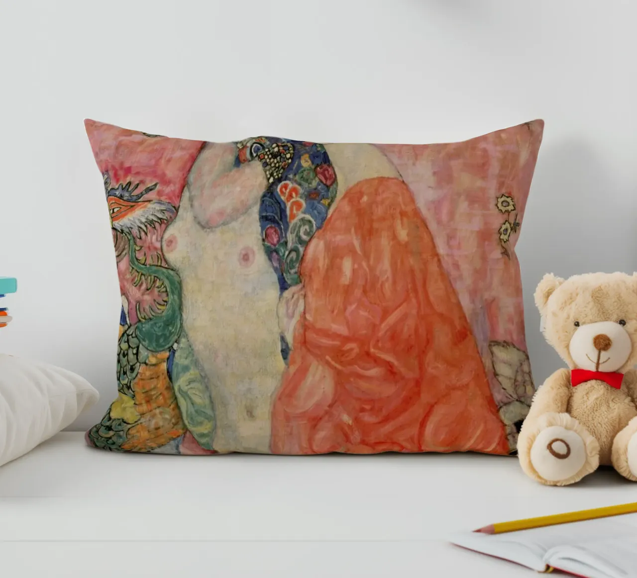 Klimt - Girlfriends cuscino da ARTOTHEK